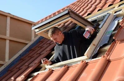 Pose de fenêtres de toit Velux à Saint-Maurice-le-Girard
